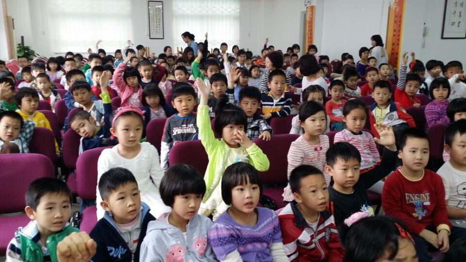 25-花卉识别走进育才幼儿院二院活动.JPG